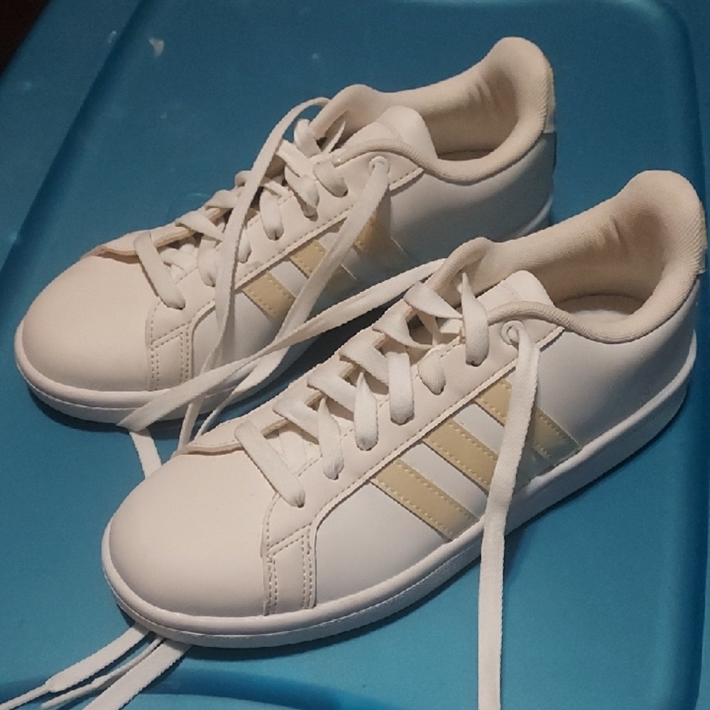 Adidas Women's White Sneakers 8